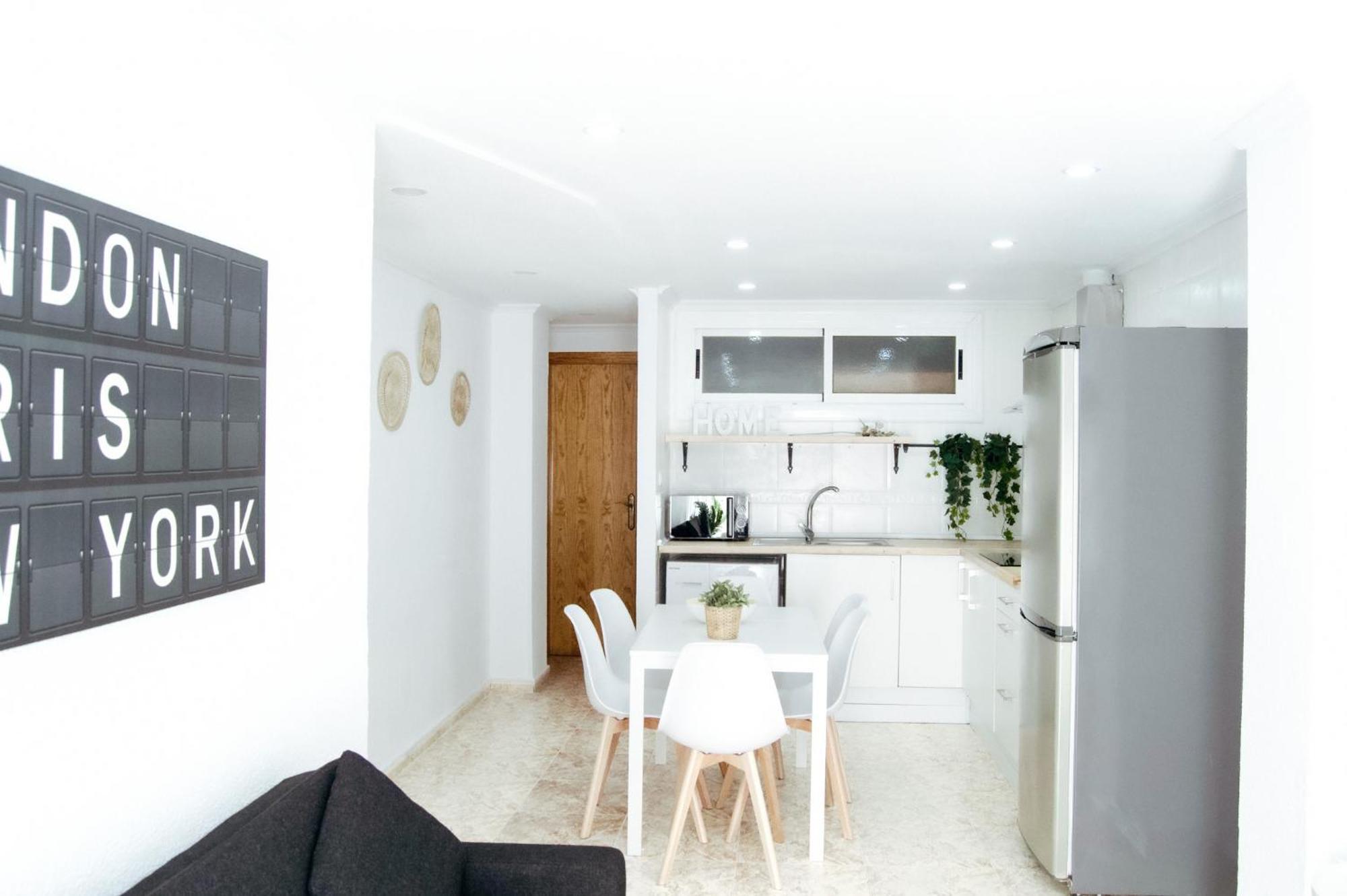 Sol Y Mar Apartments, A 200M De La Playa En El Centro 산타 폴라 외부 사진